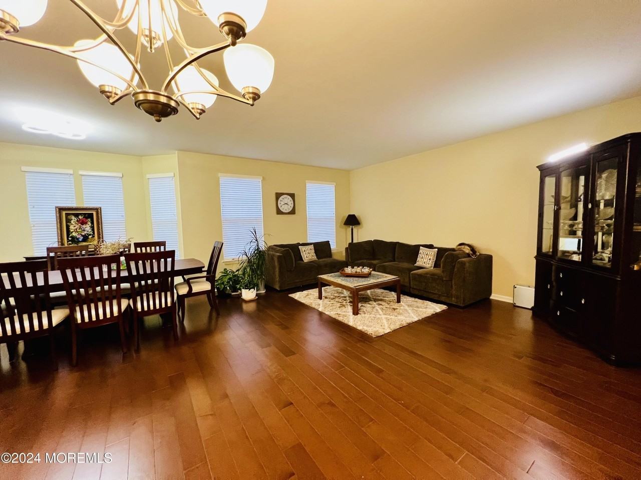 301 Princeton Ct - Photo 4 of 6