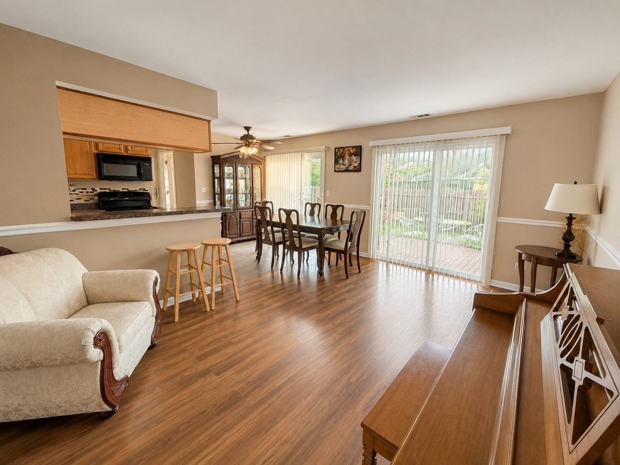 3416 Greenwich Ln - Photo 2 of 17
