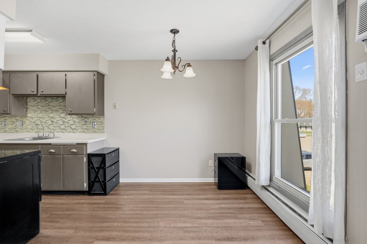 810 9th Ave S #8 - Photo 4 of 10