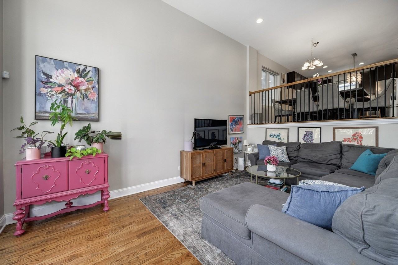 1742 N Bissell St - Photo 4 of 33