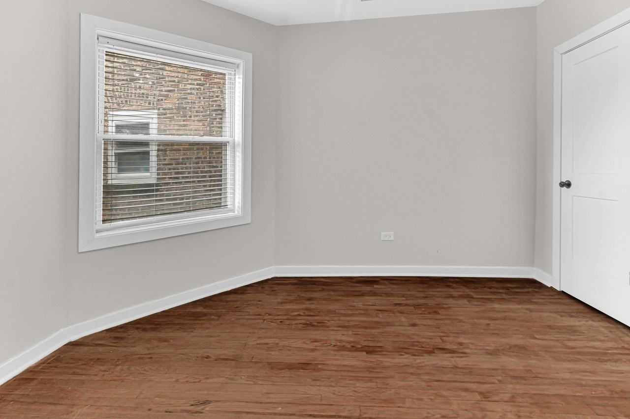 8042 S Champlain Ave #2 - Photo 7 of 17