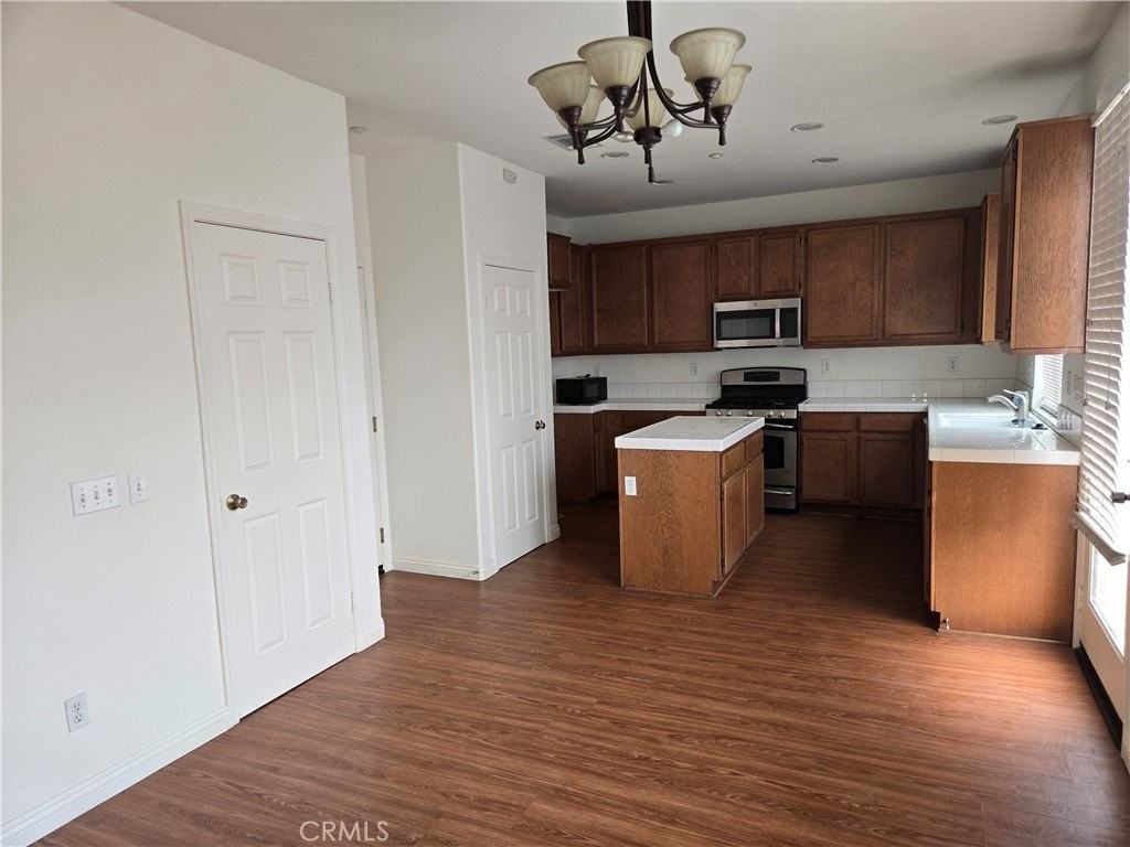 1623 Palermo Dr - Photo 4 of 17