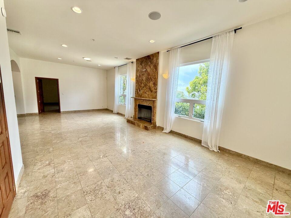 10827 Pacific View Dr - Photo 6 of 8
