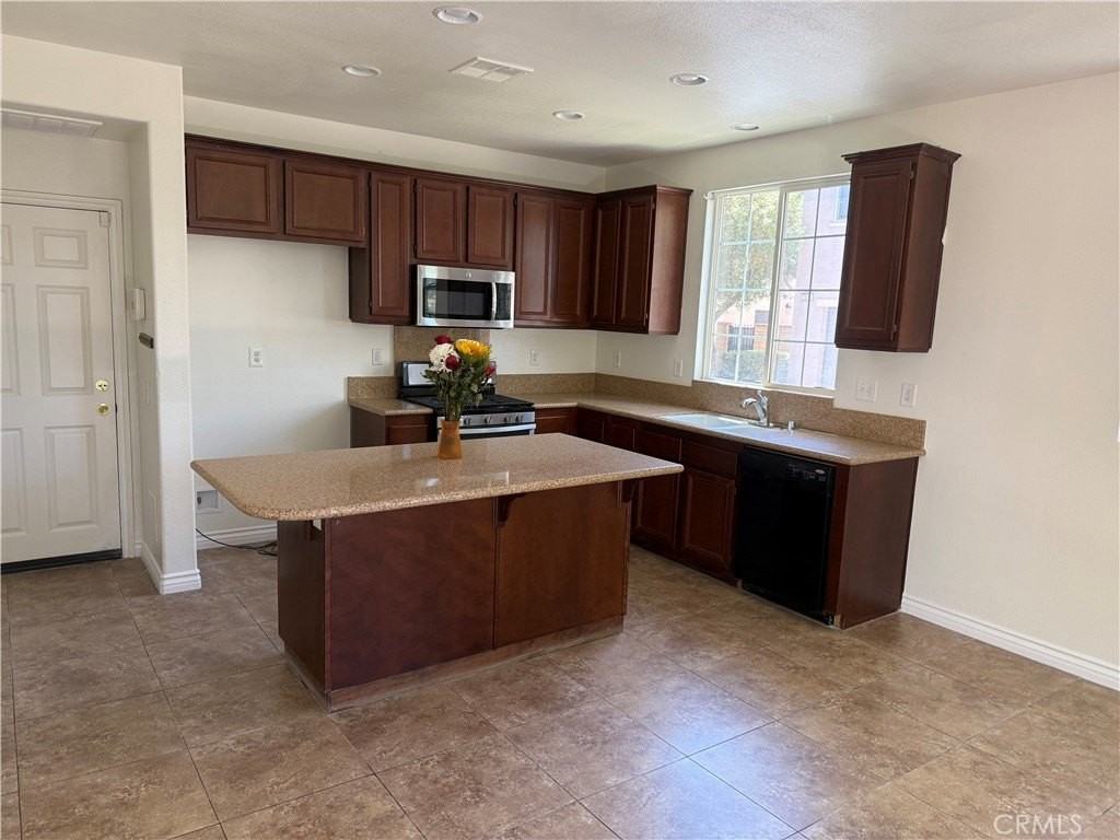 2867 Echo Springs Dr - Photo 2 of 21