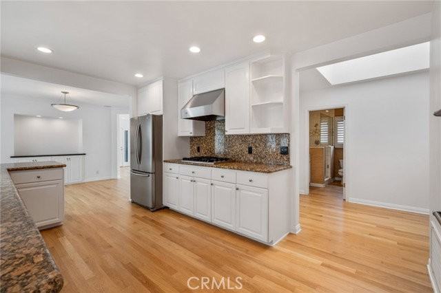 623 14th St - Photo 5 of 8