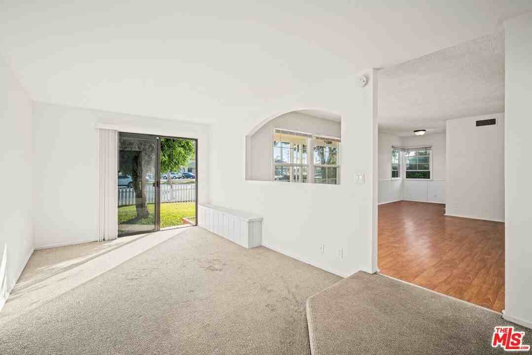 2513 190th St #B - Photo 5 of 8