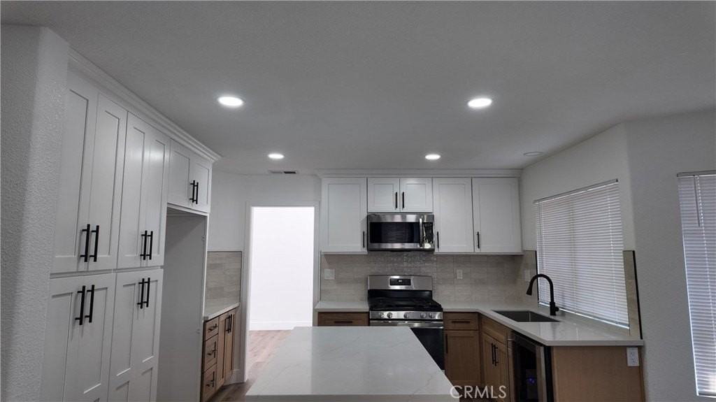 21484 Dickinson Rd - Photo 4 of 10