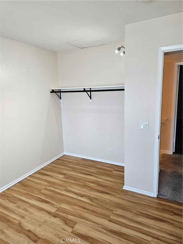 11812 Amethyst Ct - Photo 6 of 40