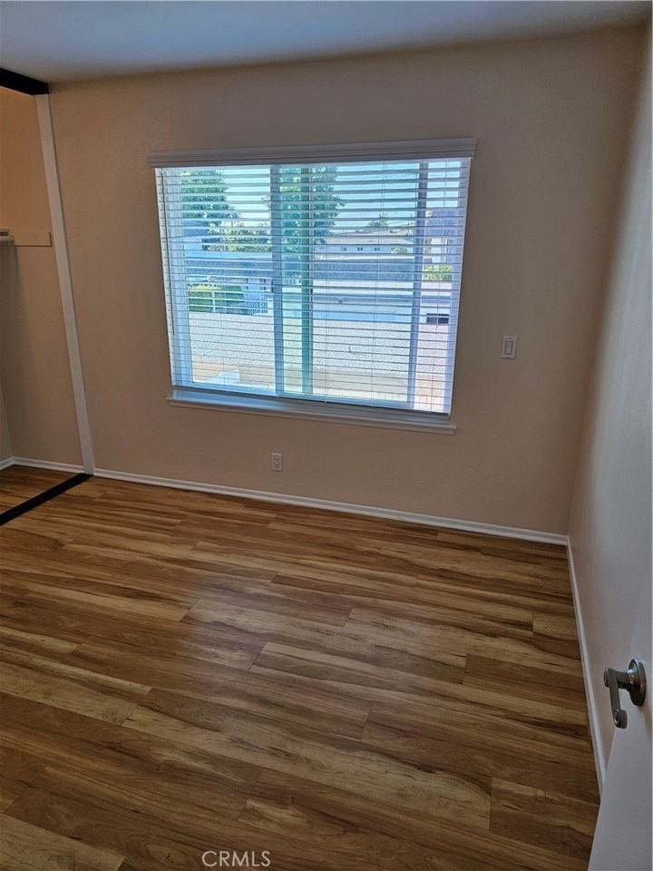 11812 Amethyst Ct - Photo 7 of 40