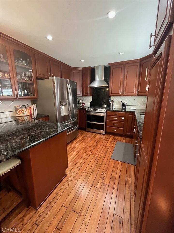 9583 Pettswood Dr #4 - Photo 4 of 17