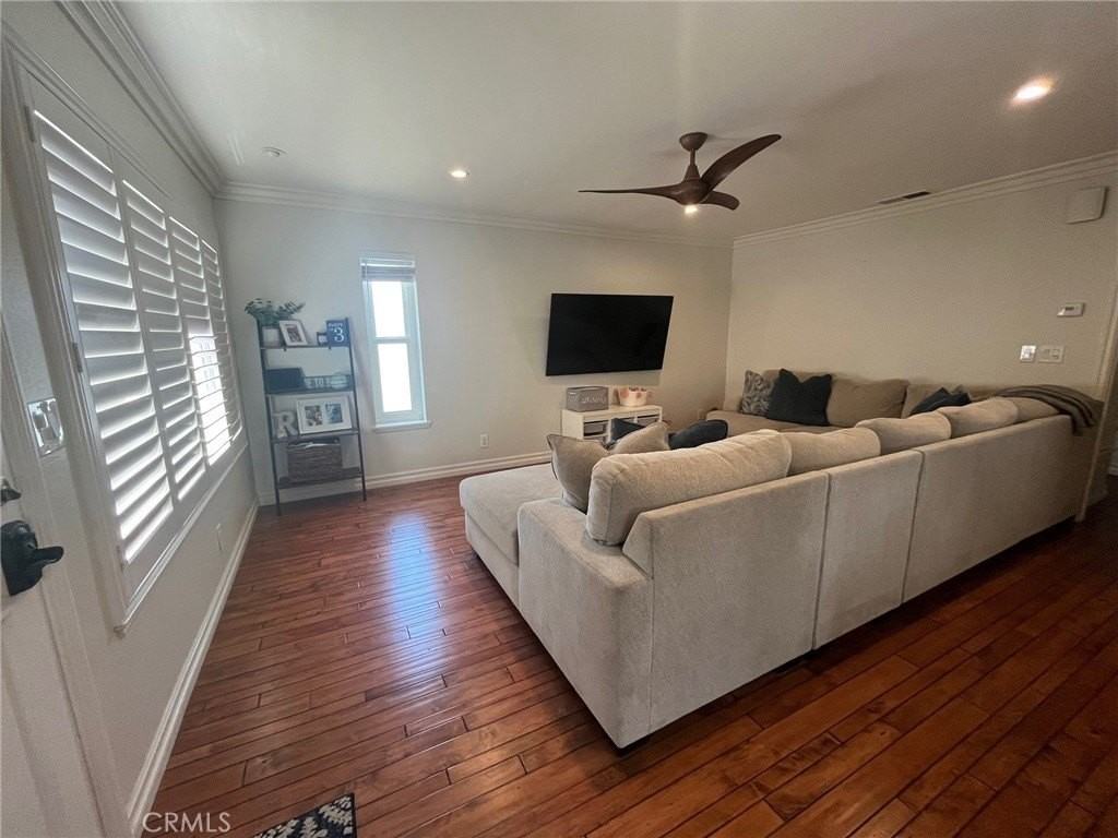 9583 Pettswood Dr #4 - Photo 6 of 17