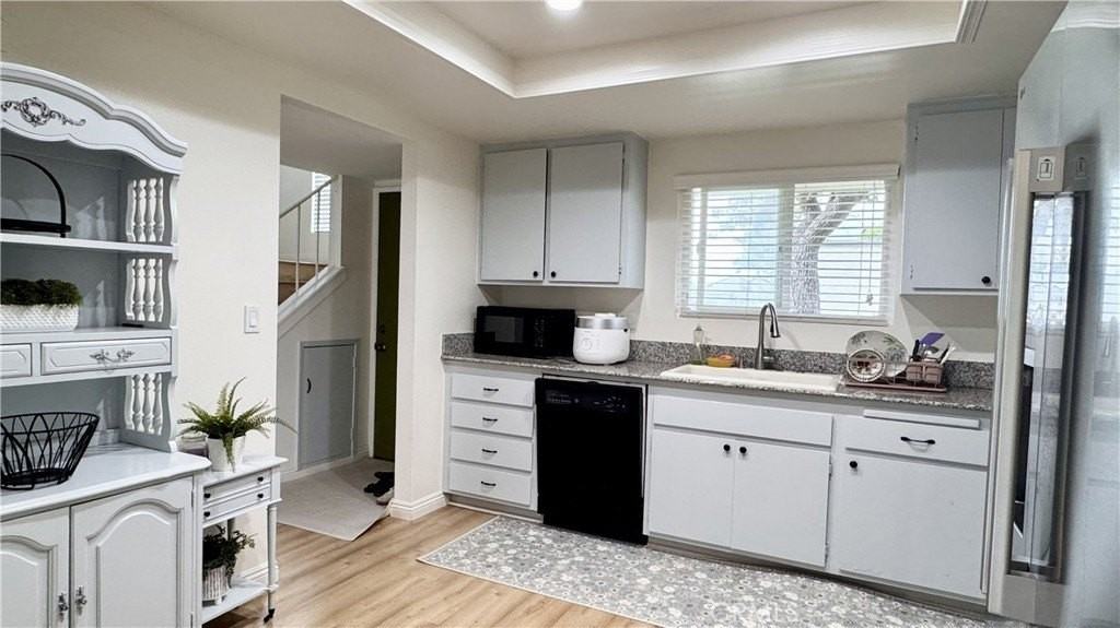 5468 Cajon Ave - Photo 2 of 29