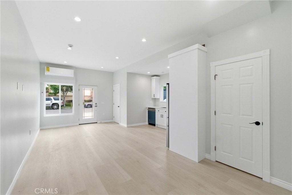 12400 Cumpston St - Photo 4 of 15