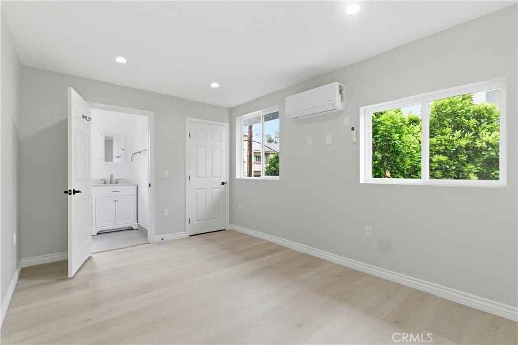12400 Cumpston St - Photo 6 of 15