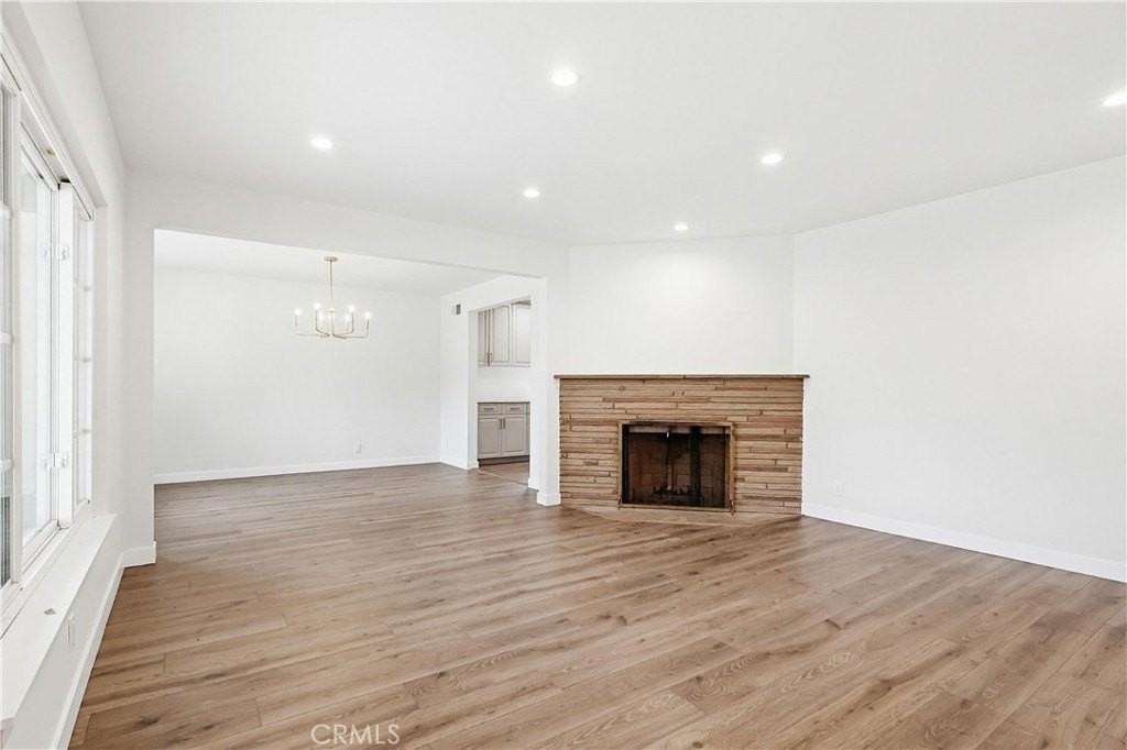 5225 Babcock Ave - Photo 6 of 34
