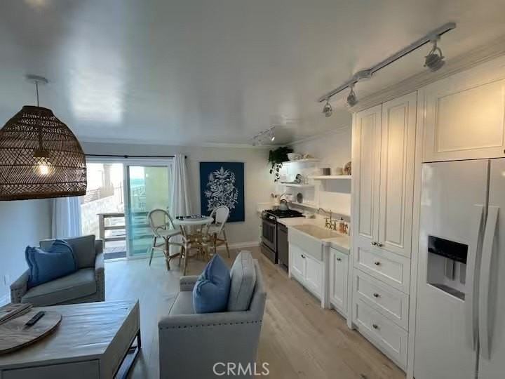 1398 Seacoast Dr #A - Photo 4 of 33