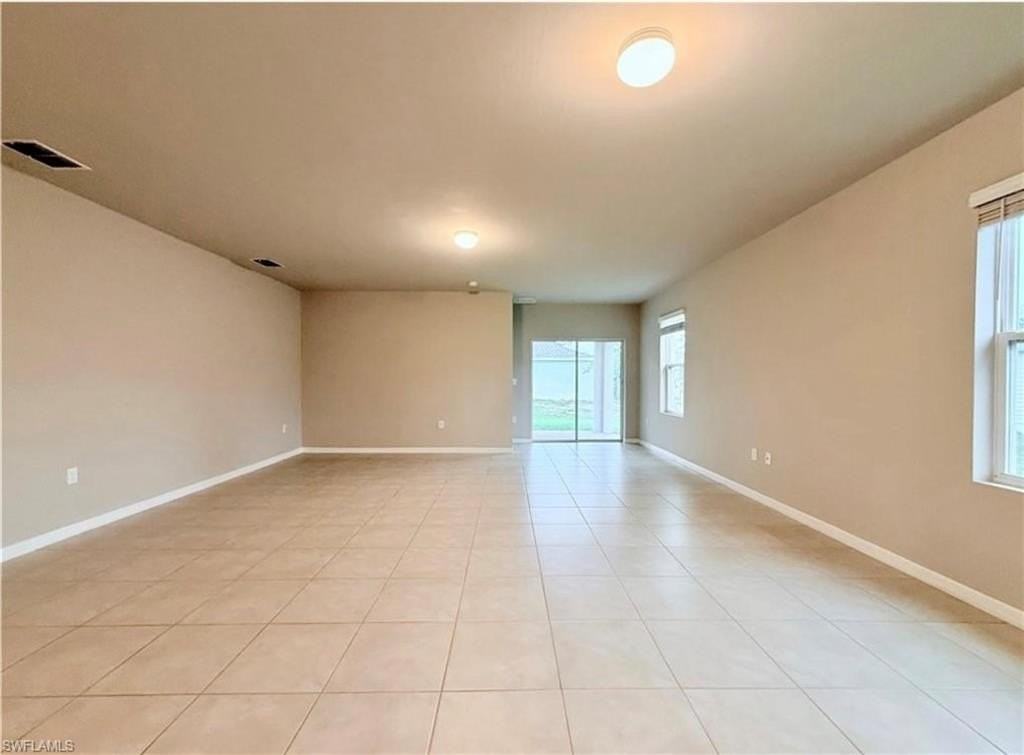 17541 Lee Rd - Photo 5 of 14