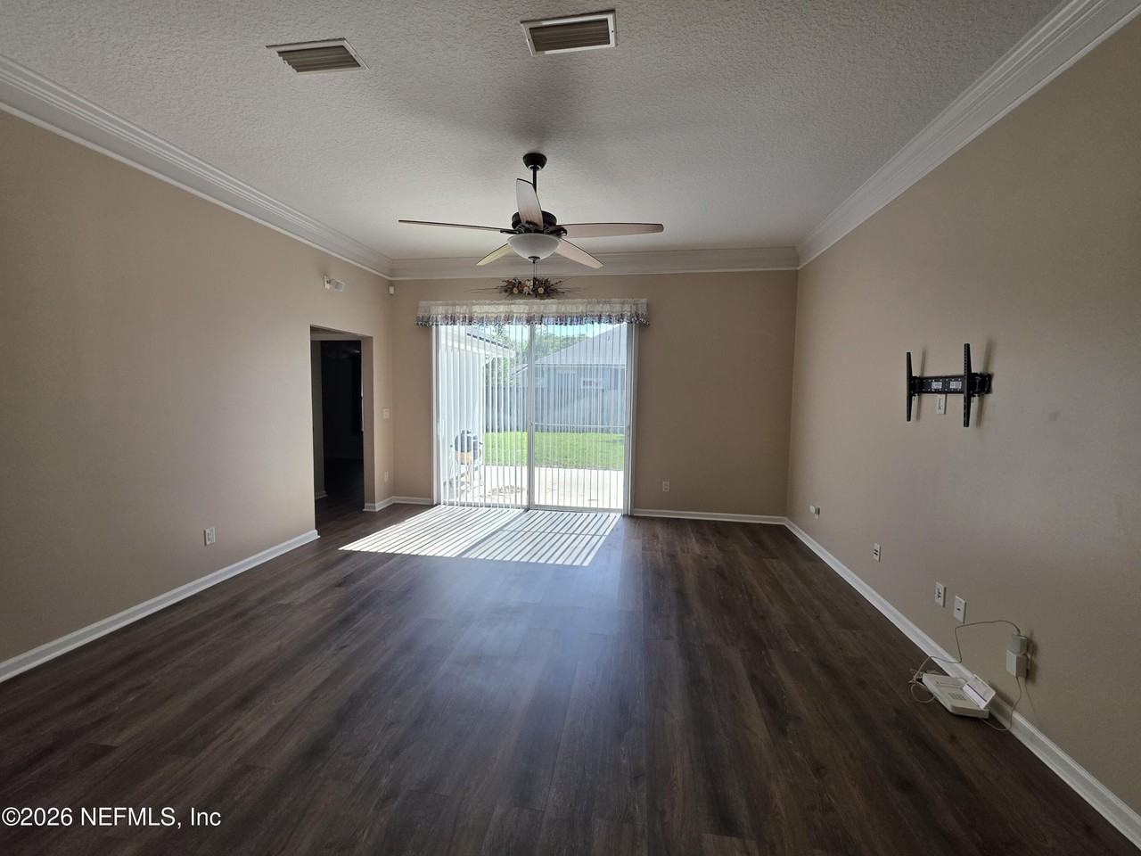 86088 Meadowridge Ct - Photo 4 of 32