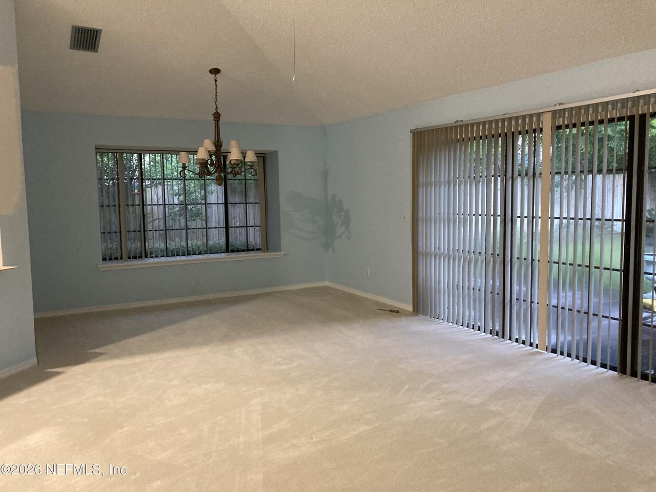 8150 Loch Lomond Ln - Photo 5 of 8