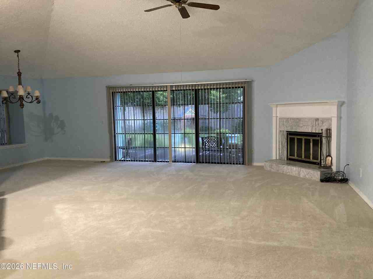 8150 Loch Lomond Ln - Photo 6 of 8
