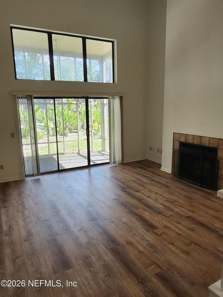 2706 Wood Hill Dr #2706 - Photo 4 of 7