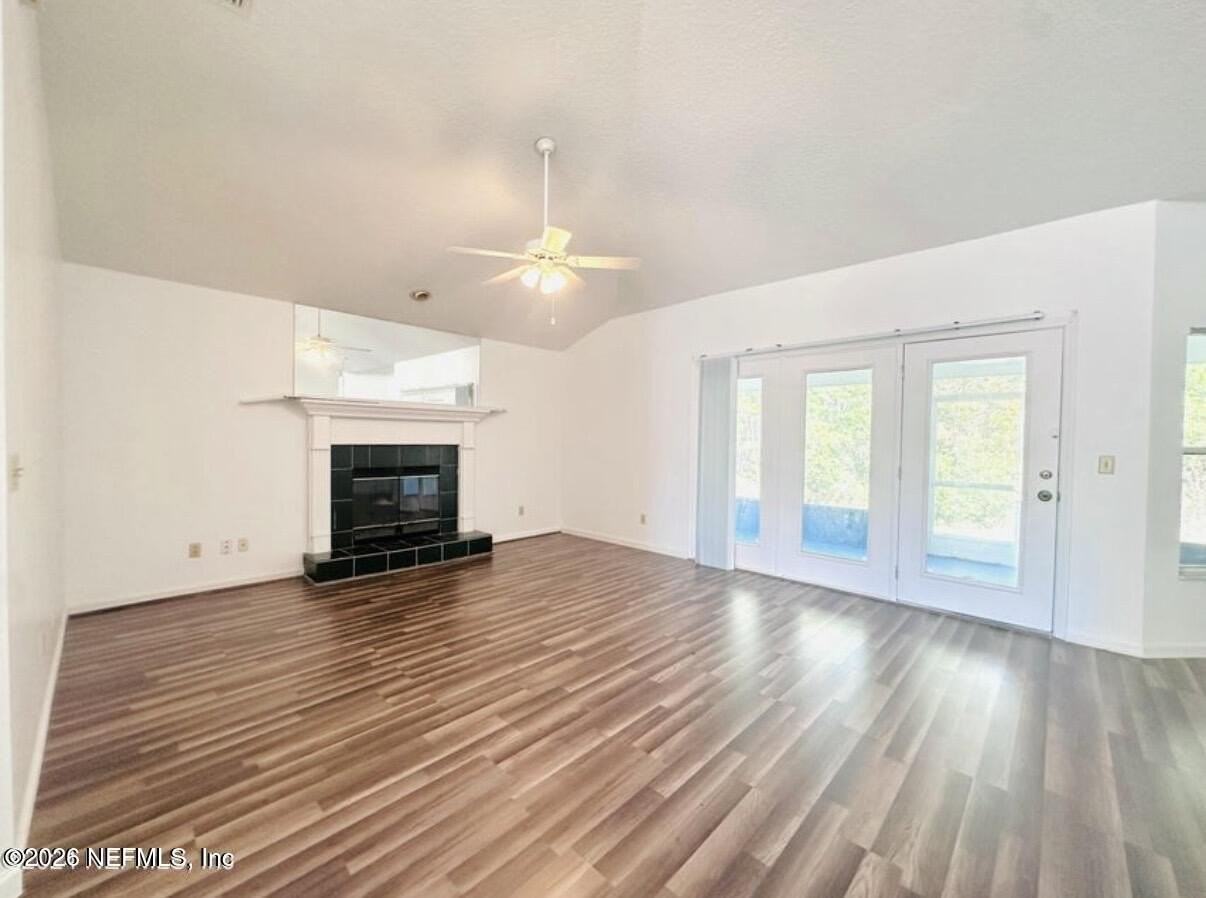 543 Charles Pinckney St - Photo 2 of 17