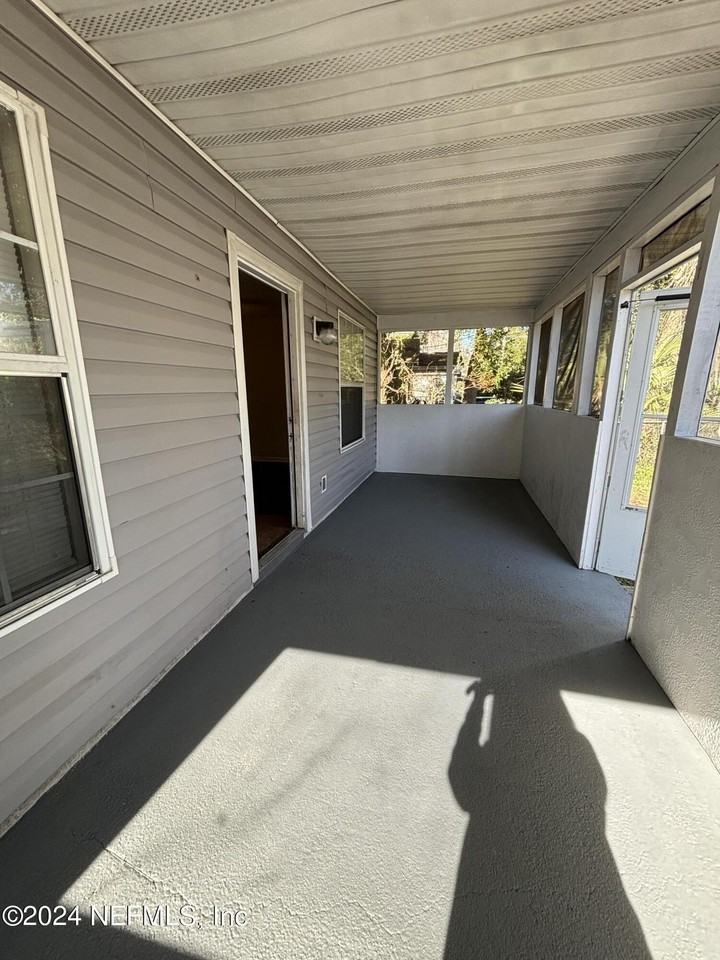 420 Sunshine St - Photo 2 of 11