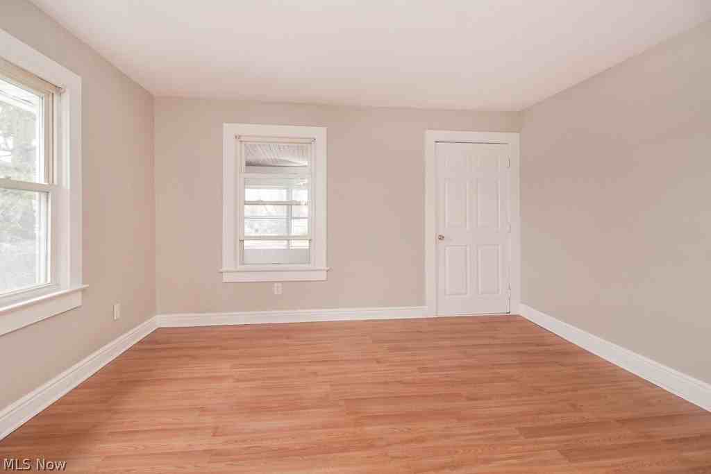 19211 Shawnee Ave #2UP - Photo 3 of 22