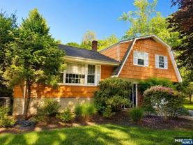 1 Lyons Pl - Photo 1 of 1