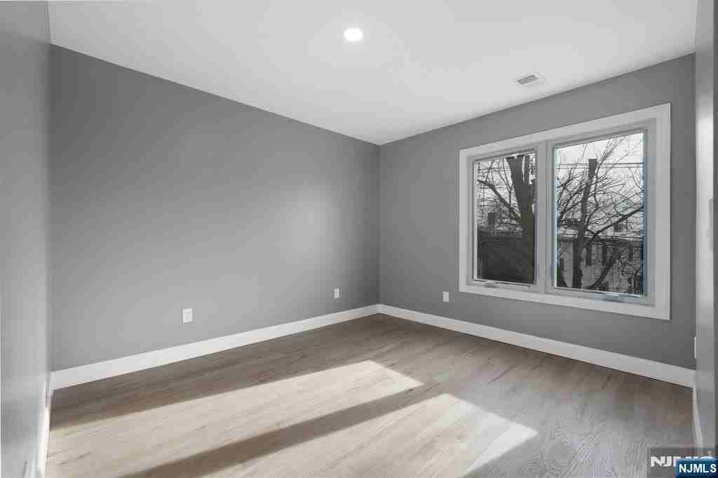 149 Florence Ave - Photo 2 of 16