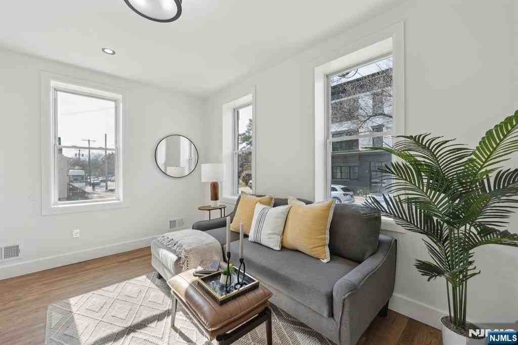 135 Forest St ## 2f - Photo 5 of 19