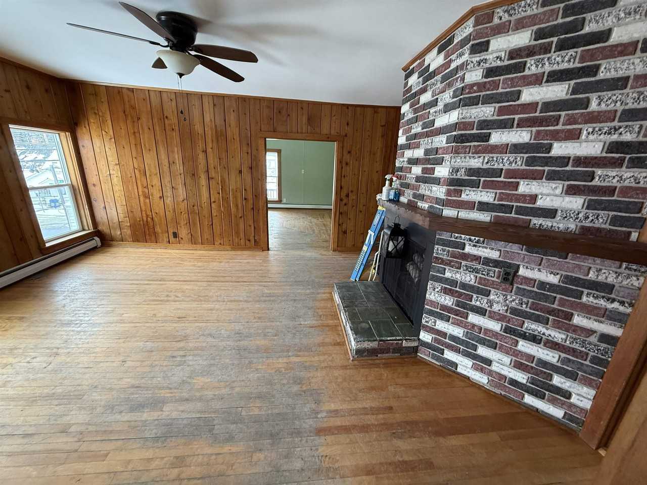 356 Main St - Photo 2 of 15