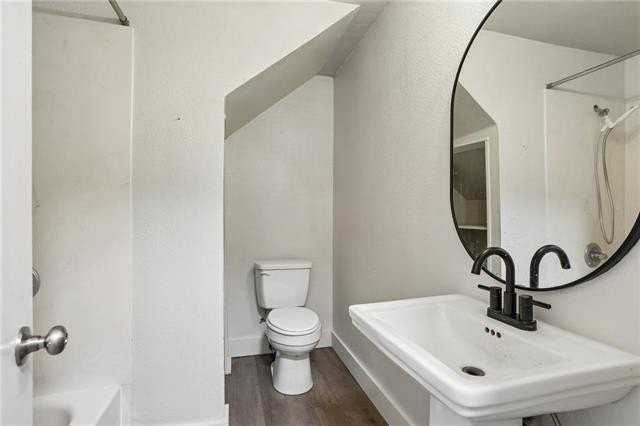 550 Saint Ferdinand St - Photo 7 of 11