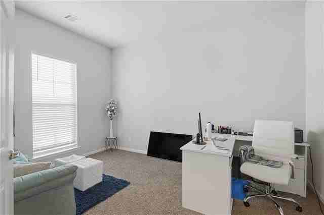 5629 Oakworth St - Photo 3 of 19