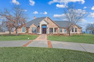 208 Highpoint Cir - Photo 1 of 1