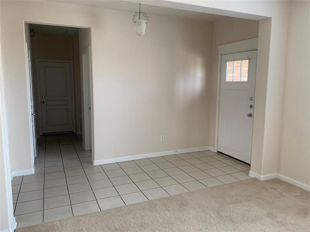 3034 Lakefield Dr - Photo 5 of 22