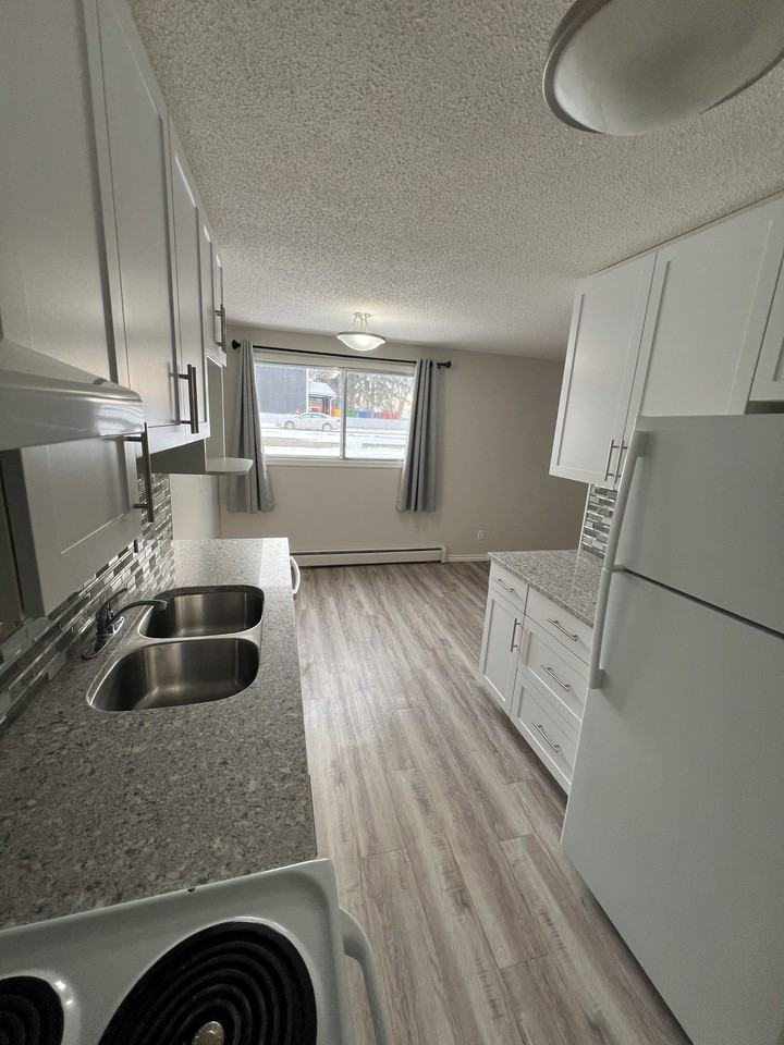Vista Court - Photo 3 of 12