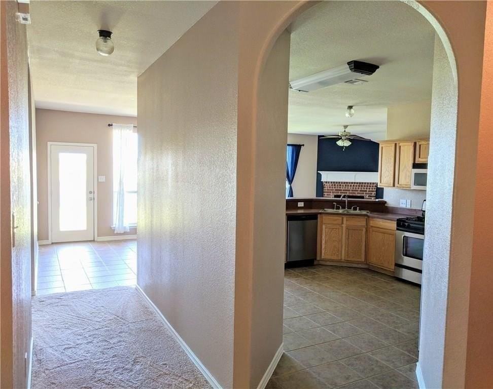 2200 Fieldcrest Dr - Photo 4 of 25