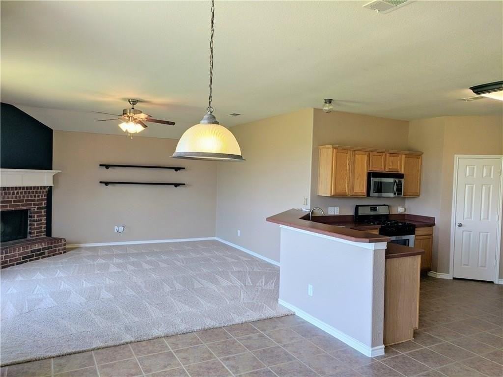 2200 Fieldcrest Dr - Photo 5 of 25