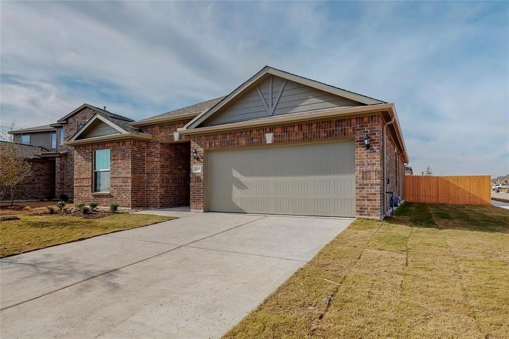 2113 Emma Ct - Photo 3 of 37