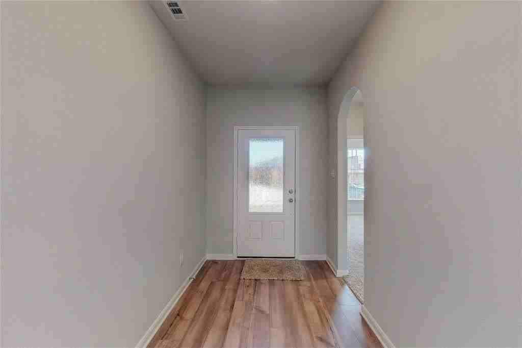 2113 Emma Ct - Photo 5 of 37