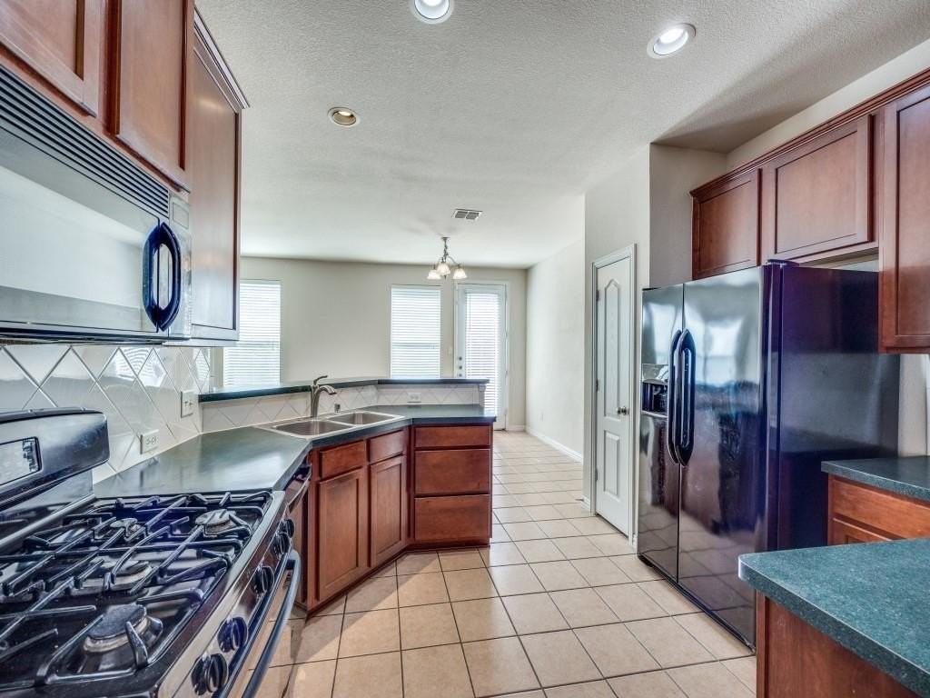 628 Gray Stone Ln - Photo 3 of 12