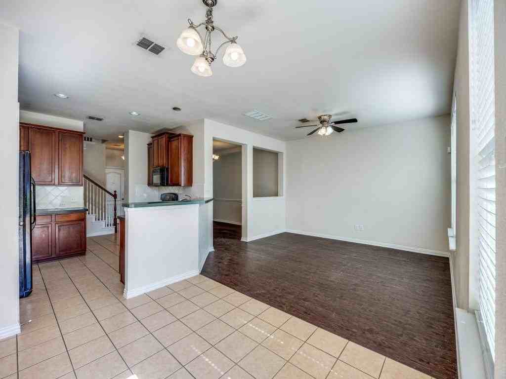 628 Gray Stone Ln - Photo 4 of 12