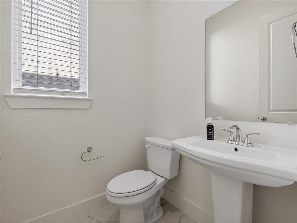 422 Firecrest Ln - Photo 5 of 32
