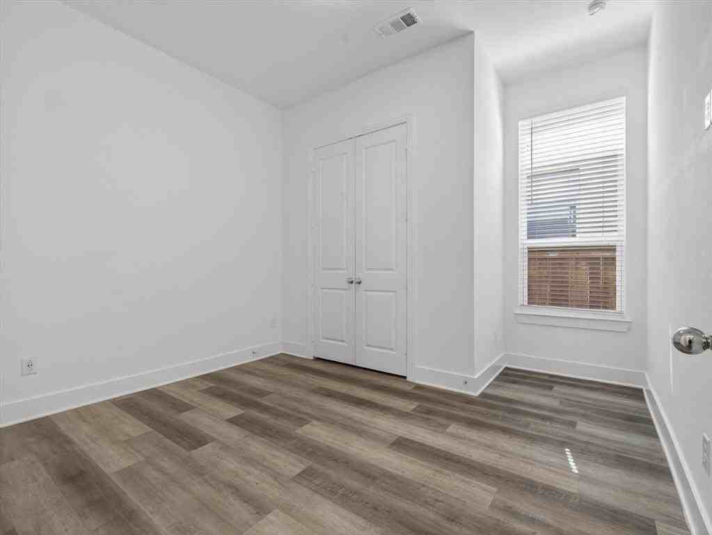 422 Firecrest Ln - Photo 6 of 32