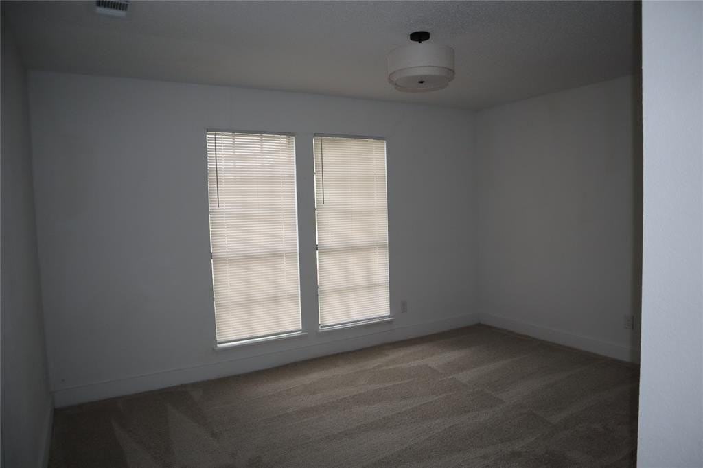 1505 Bergen Dr - Photo 4 of 8