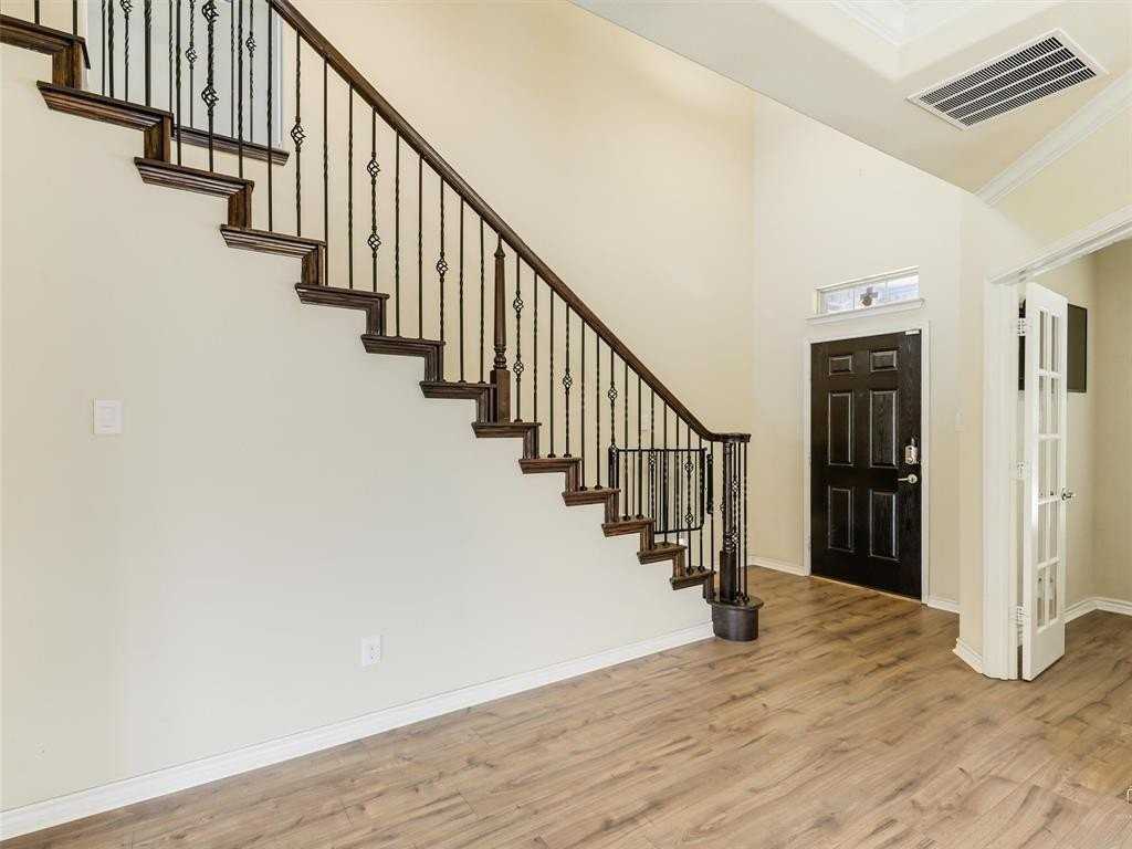 11305 Amistad Dr - Photo 3 of 32