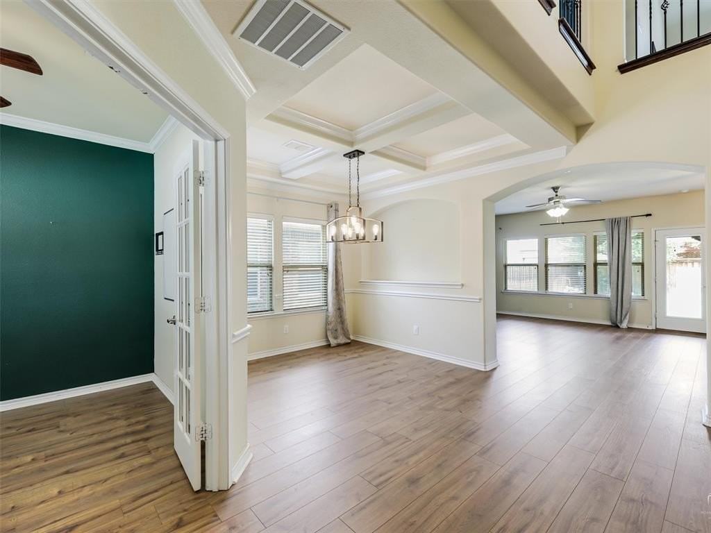 11305 Amistad Dr - Photo 4 of 32