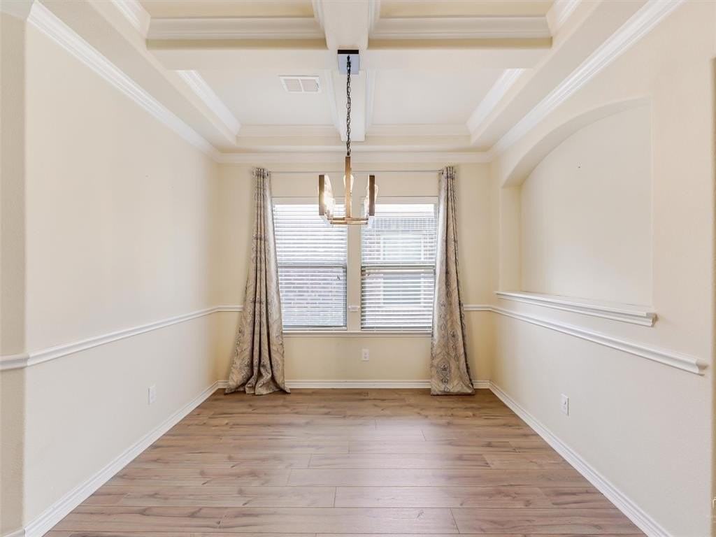 11305 Amistad Dr - Photo 6 of 32