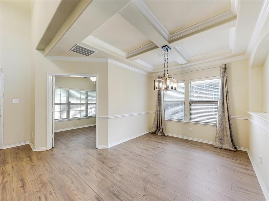 11305 Amistad Dr - Photo 7 of 32